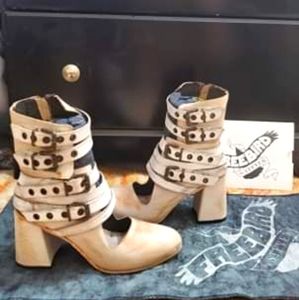 Tali boots by Freebird Taupe Size 10